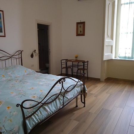 B&B Palazzo Sersale Napoli Esterno foto