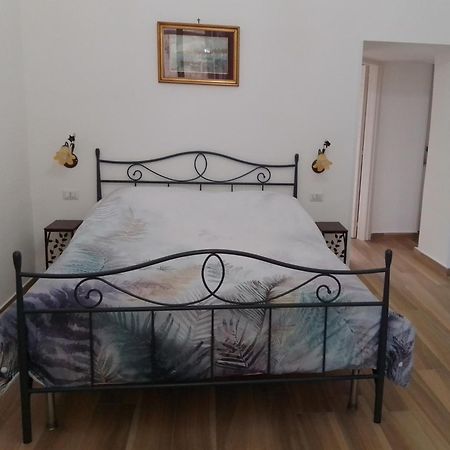 B&B Palazzo Sersale Napoli Esterno foto