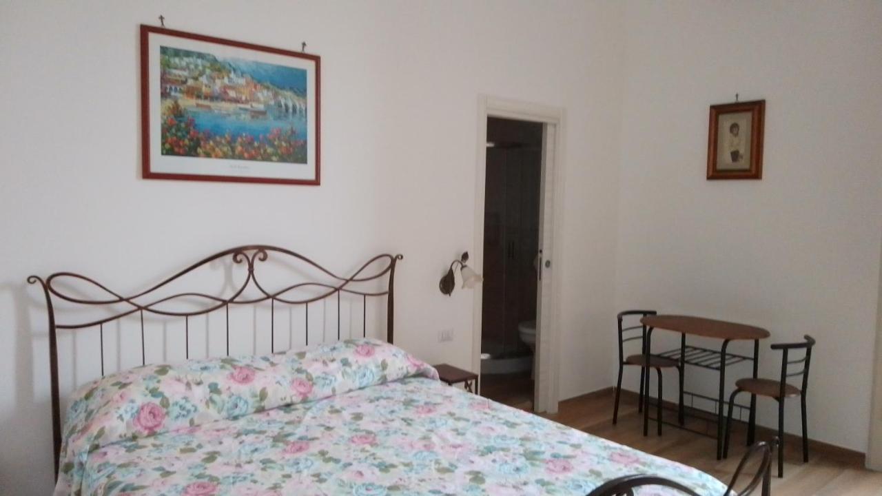 B&B Palazzo Sersale Napoli Esterno foto
