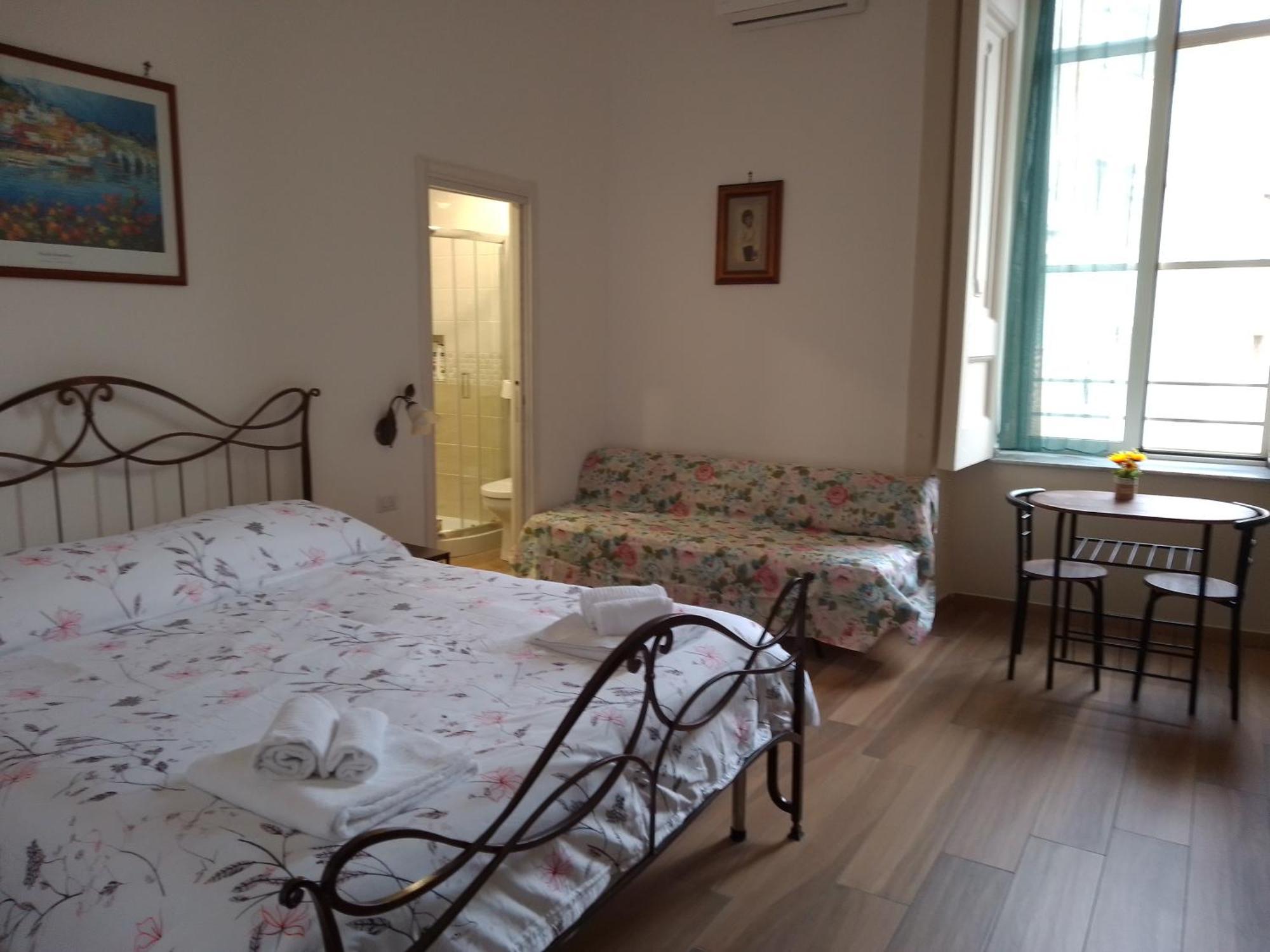 B&B Palazzo Sersale Napoli Esterno foto